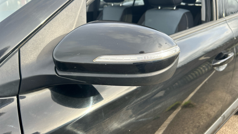 Hyundai i20 1.2 Blue Drive Premium 5dr Petrol Hatchback